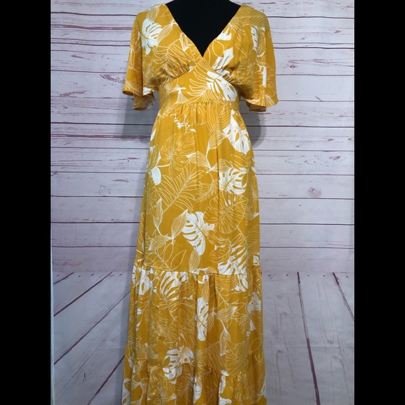 NWT Lulu’s Savanna Golden Yellow Floral Print Maxi Dress - Picture 4 of 11
